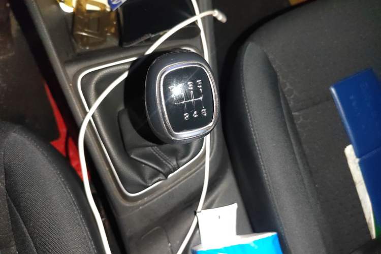 Used Hyundai Verna (new generation) 2020 1.4L Manual GLS Cool Edition Gear Lever