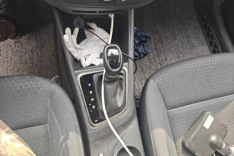 Used Hyundai Verna (new generation) 2020 1.4L CVT GLS Cool Edition Gear Lever