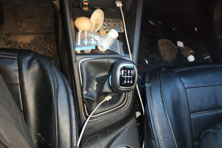 Used Hyundai Verna (new generation) 2020 1.4L Manual GLS Cool Edition Gear Lever