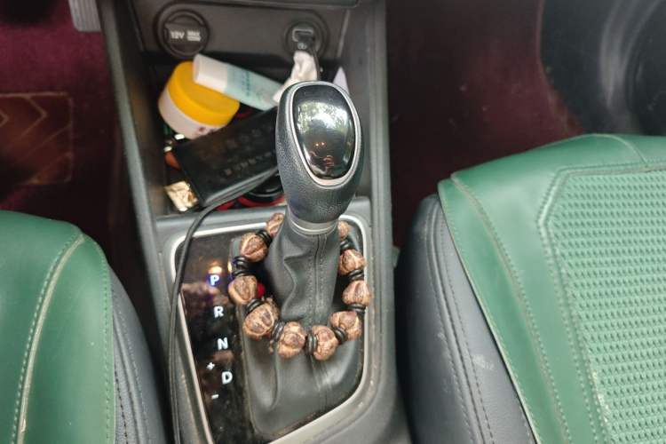 Used Hyundai Verna (new generation) 2020 1.4L CVT GLS Cool Edition Gear Lever