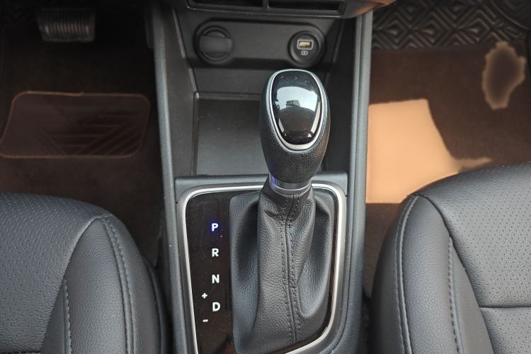 Used Hyundai Verna (new generation) 2020 1.4L CVT GLS Cool Edition Gear Lever