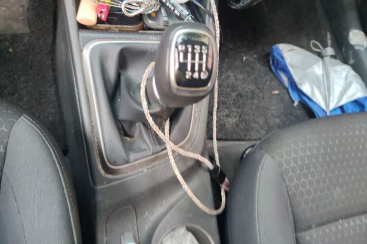 Used Hyundai Verna (new generation) 2020 1.4L Manual GLS Cool Edition Gear Lever