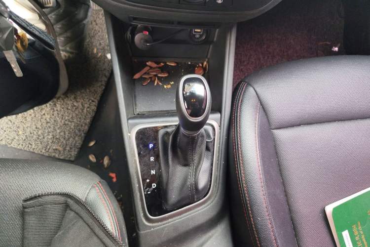 Used Hyundai Verna (new generation) 2020 1.4L CVT GLS Cool Edition Gear Lever