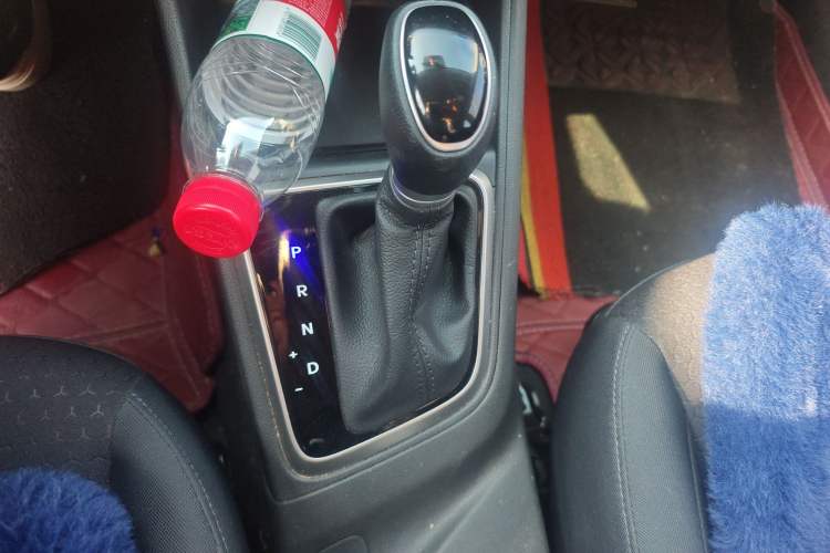 Used Hyundai Verna (new generation) 2020 1.4L CVT GLS Cool Edition Gear Lever