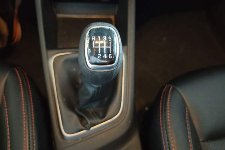 Used Hyundai Verna (new generation) 2020 1.4L Manual GLS Cool Edition Gear Lever