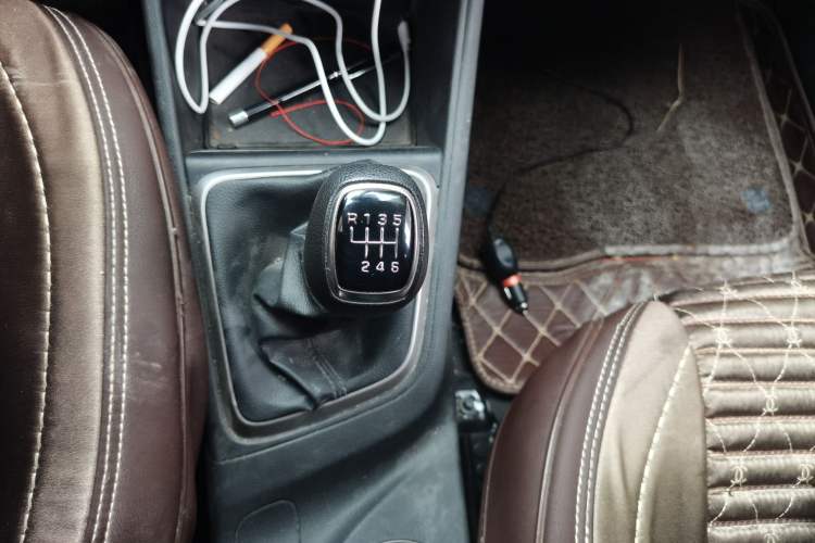 Used Hyundai Verna (new generation) 2020 1.4L Manual GLS Cool Edition Gear Lever