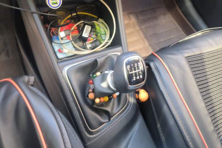 Used Hyundai Verna (new generation) 2020 1.4L Manual GLS Cool Edition Gear Lever