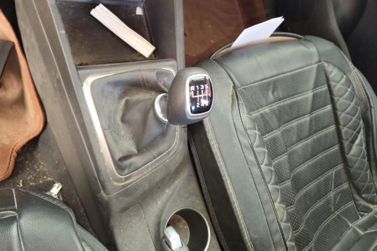 Used Hyundai Verna (new generation) 2020 1.4L Manual GLS Cool Edition Gear Lever