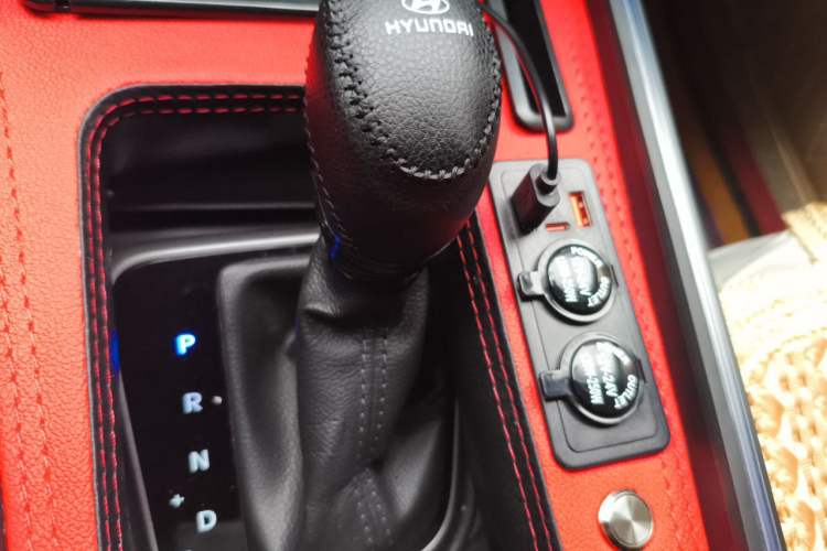 Used Hyundai Verna (new generation) 2020 1.4L CVT GLS Cool Edition Gear Lever