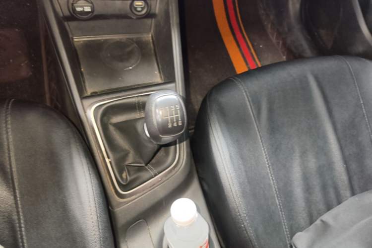 Used Hyundai Verna (new generation) 2020 1.4L Manual GS Youth Edition Gear Lever