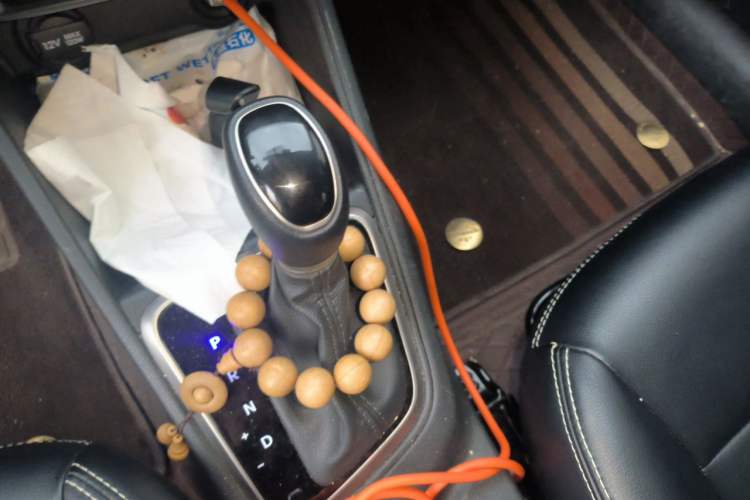 Used Hyundai Verna (new generation) 2020 1.4L CVT GLS Cool Edition Gear Lever