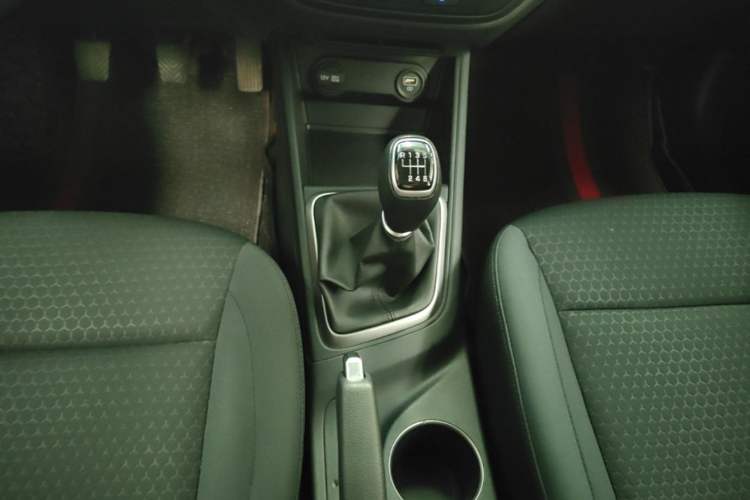 Used Hyundai Verna (new generation) 2020 1.4L Manual GLS Cool Edition Gear Lever