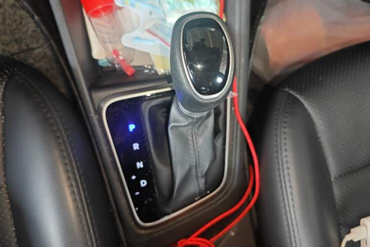 Used Hyundai Verna (new generation) 2020 1.4L CVT GLS Cool Edition Gear Lever