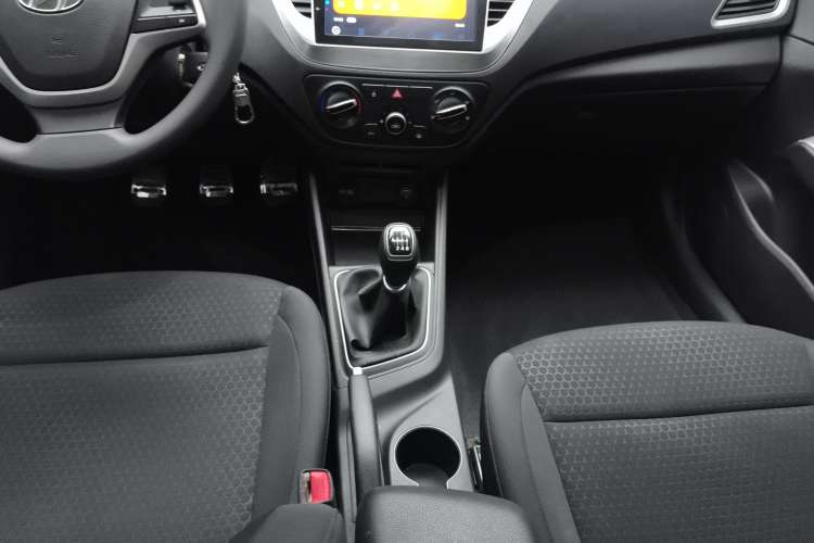 Used Hyundai Verna (new generation) 2020 1.4L Manual GLS Cool Edition Gear Lever