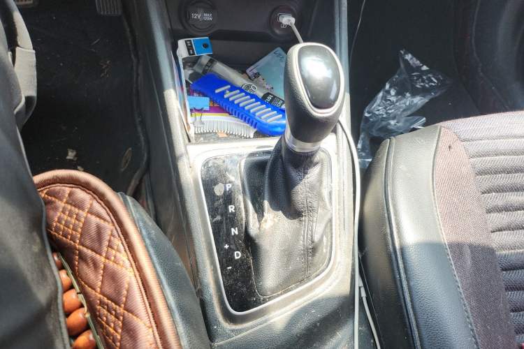 Used Hyundai Verna (new generation) 2020 1.4L CVT GLS Cool Edition Gear Lever