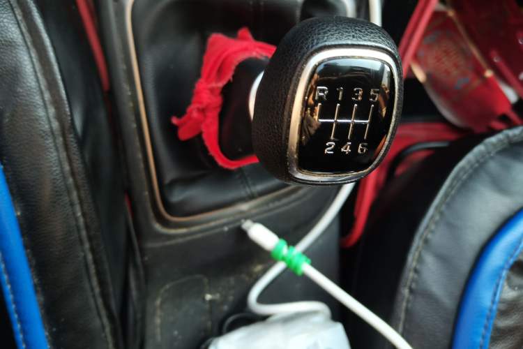 Used Hyundai Verna (new generation) 2020 1.4L Manual GLS Cool Edition Gear Lever