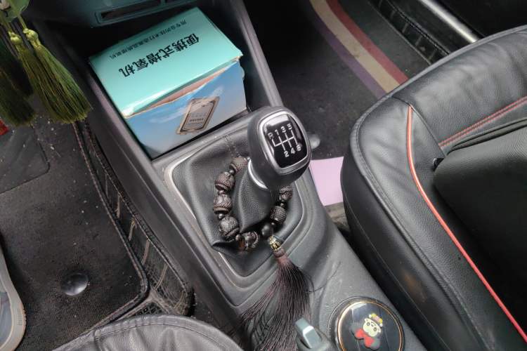 Used Hyundai Verna (new generation) 2020 1.4L Manual GLS Cool Edition Gear Lever