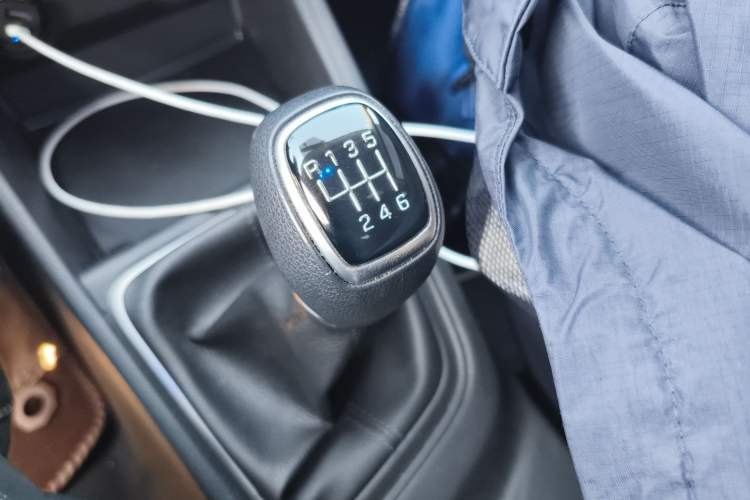 Used Hyundai Verna (new generation) 2020 1.4L Manual GLS Cool Edition Gear Lever