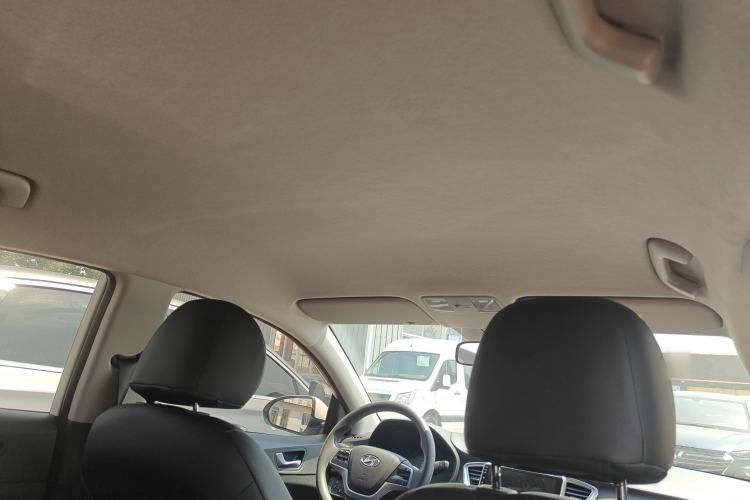 Used Hyundai Verna (new generation) 2020 1.4L CVT GLS Cool Edition Headliner