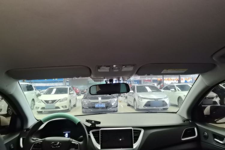 Used Hyundai Verna (new generation) 2020 1.4L CVT GLS Cool Edition Headliner