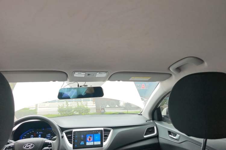 Used Hyundai Verna (new generation) 2020 1.4L CVT GLS Cool Edition Headliner
