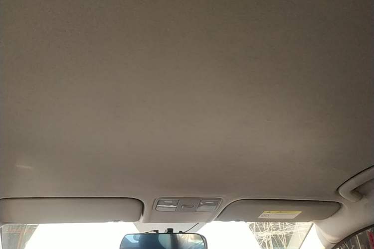 Used Hyundai Verna (new generation) 2020 1.4L CVT TOP Elite Edition Headliner