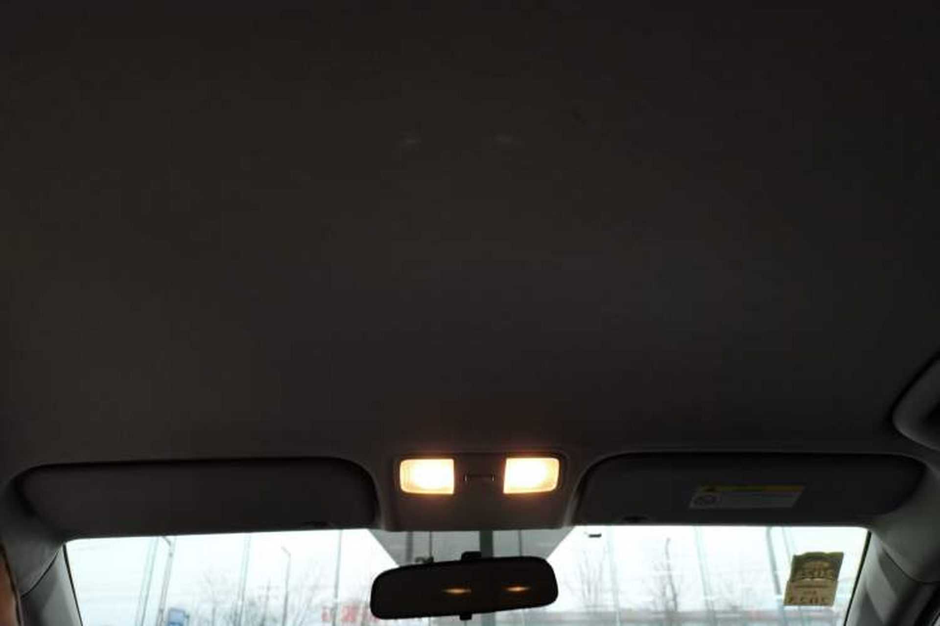 Used Hyundai Verna (new generation) 2020 1.4L CVT GLS Cool Edition Headliner