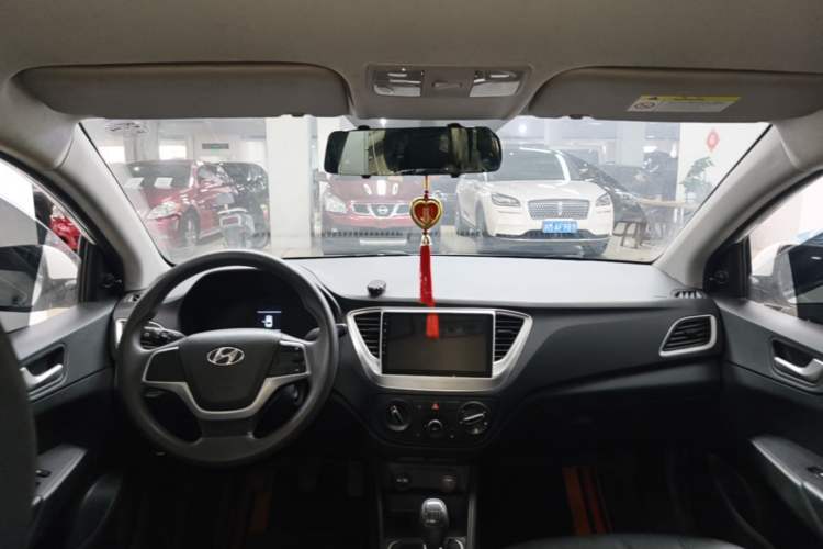 Used Hyundai Verna (new generation) 2020 1.4L Manual GS Youth Edition Headliner