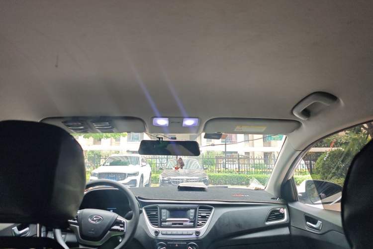 Used Hyundai Verna (new generation) 2020 1.4L Manual GLS Cool Edition Headliner