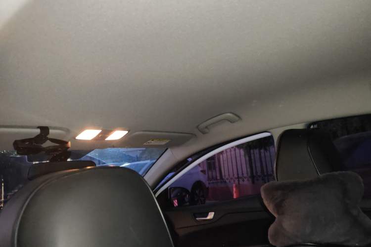 Used Hyundai Verna (new generation) 2020 1.4L CVT GLS Cool Edition Headliner