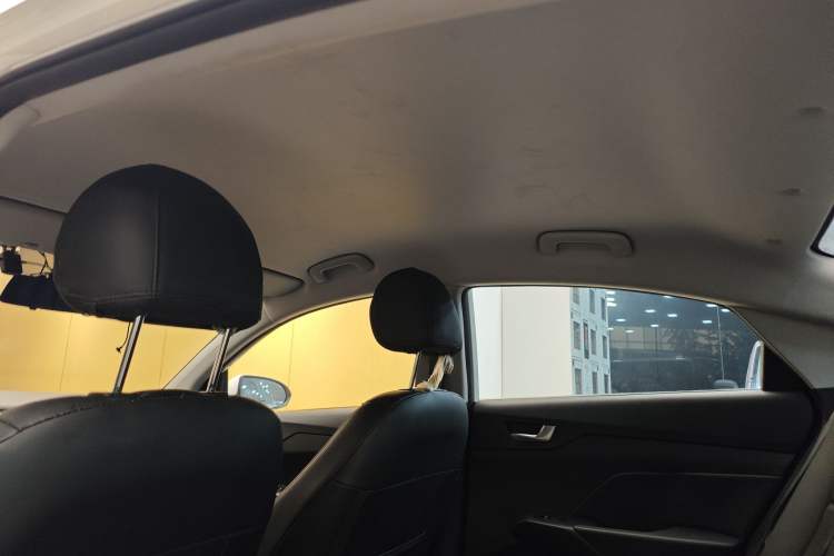 Used Hyundai Verna (new generation) 2020 1.4L CVT GLS Cool Edition Headliner
