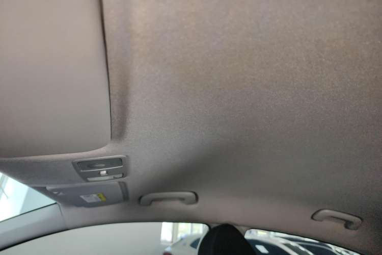 Used Hyundai Verna (new generation) 2020 1.4L CVT GLS Cool Edition Headliner