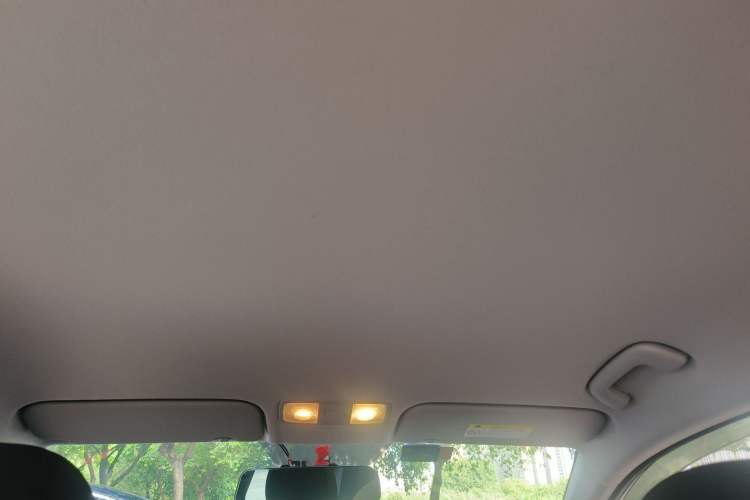 Used Hyundai Verna (new generation) 2020 1.4L CVT GLS Cool Edition Headliner