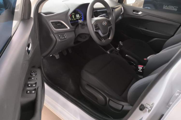 Used Hyundai Verna (new generation) 2020 1.4L Manual GLS Cool Edition Interior 1