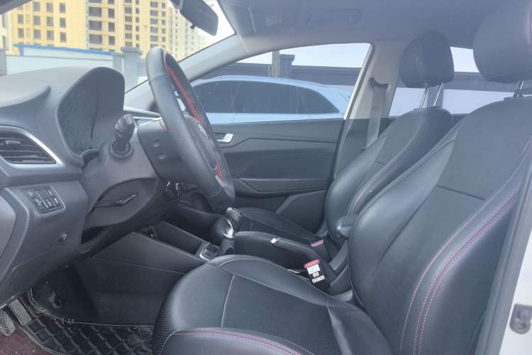 Used Hyundai Verna (new generation) 2020 1.4L Manual GLS Cool Edition Interior 1