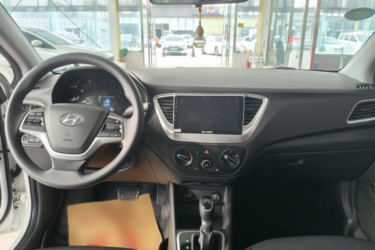 Used Hyundai Verna (new generation) 2020 1.4L CVT GLS Cool Edition Interior 1