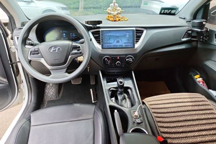 Used Hyundai Verna (new generation) 2020 1.4L CVT GLS Cool Edition Interior 2