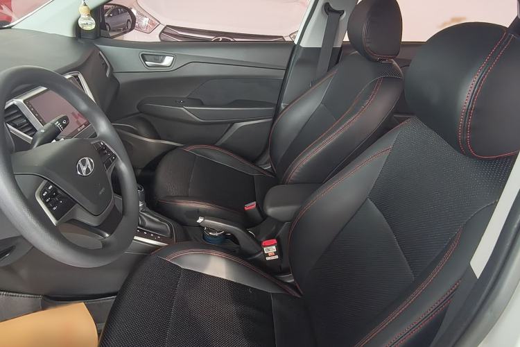 Used Hyundai Verna (new generation) 2020 1.4L CVT GLS Cool Edition Interior 2