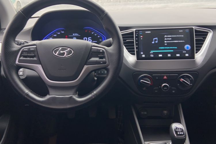 Used Hyundai Verna (new generation) 2020 1.4L Manual GLS Cool Edition Interior 3