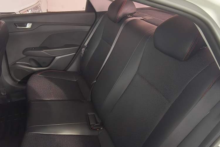 Used Hyundai Verna (new generation) 2020 1.4L CVT GLS Cool Edition Interior 3
