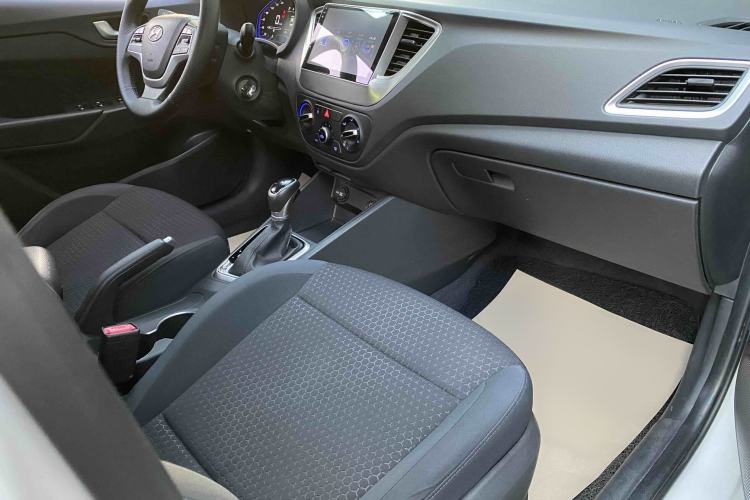 Used Hyundai Verna (new generation) 2020 1.4L CVT GLS Cool Edition Interior 5