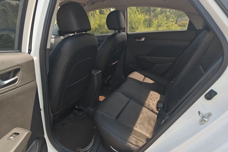 Used Hyundai Verna (new generation) 2020 1.4L CVT GLS Cool Edition Interior 5