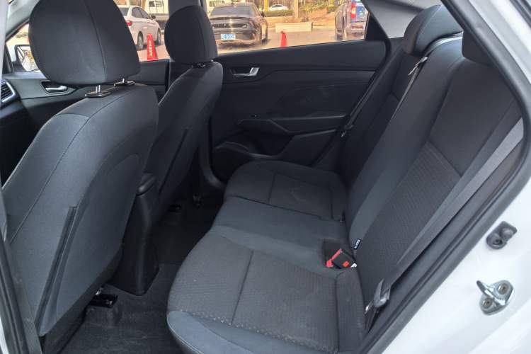 Used Hyundai Verna (new generation) 2020 1.4L Manual GLS Cool Edition Interior 6