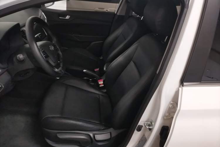 Used Hyundai Verna (new generation) 2020 1.4L CVT GLS Cool Edition Left Front Seat