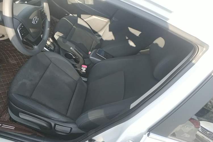 Used Hyundai Verna (new generation) 2020 1.4L CVT TOP Elite Edition Left Front Seat