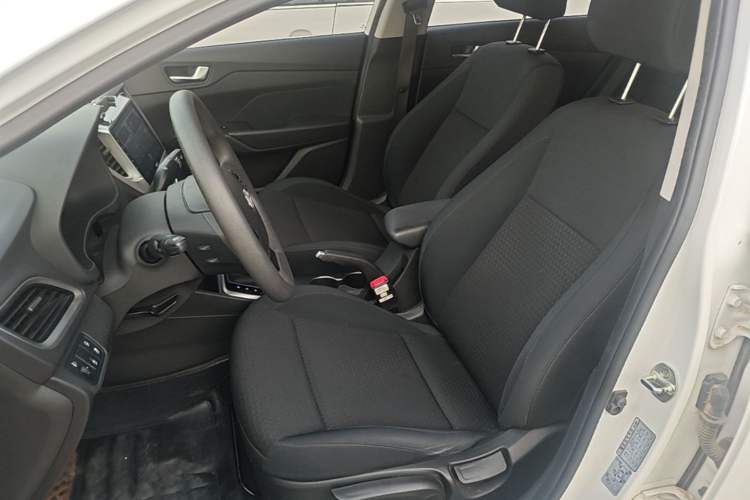 Used Hyundai Verna (new generation) 2020 1.4L CVT GLS Cool Edition Left Front Seat