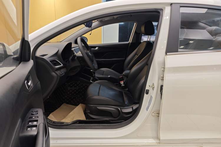 Used Hyundai Verna (new generation) 2020 1.4L CVT GLS Cool Edition Left Front Seat