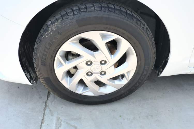 Used Hyundai Verna (new generation) 2020 1.4L Manual GLS Cool Edition Left Front Wheel Hub