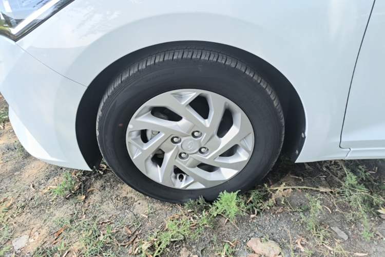 Used Hyundai Verna (new generation) 2020 1.4L CVT GLS Cool Edition Left Front Wheel Hub