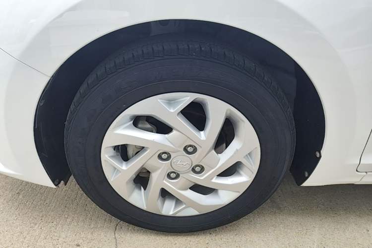 Used Hyundai Verna (new generation) 2020 1.4L Manual GLS Cool Edition Left Front Wheel Hub